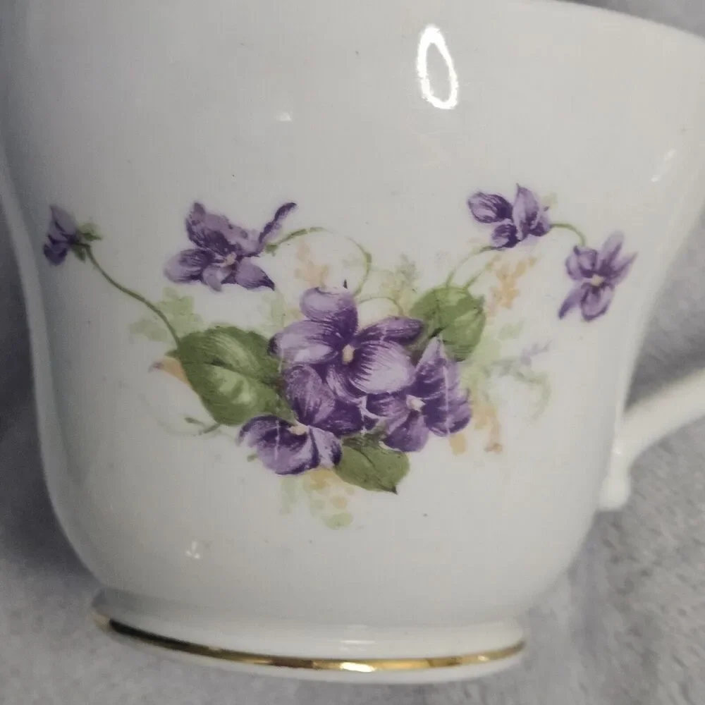 Stanley Bone China Violets w/‎ Gold Trim Tea Cup & Saucer Made In England - Picture 4 of 5